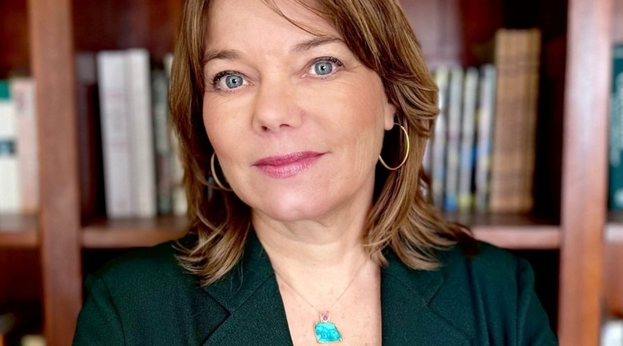 Samantha De Bendern Biographie