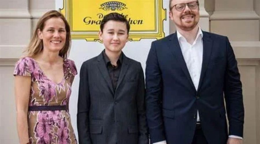 Daniel Lozakovich Parents