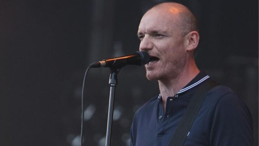 Chanteur Louise Attaque Cancer