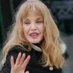 Quel âge a Arielle Dombasle ?