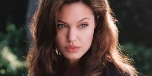 Angelina Jolie jeune
