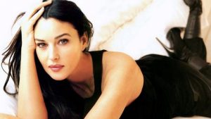 Monica Bellucci Jeune Mannequin