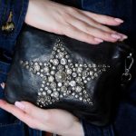 Petit format, grand impact : le charme discret du sac en cuir italien