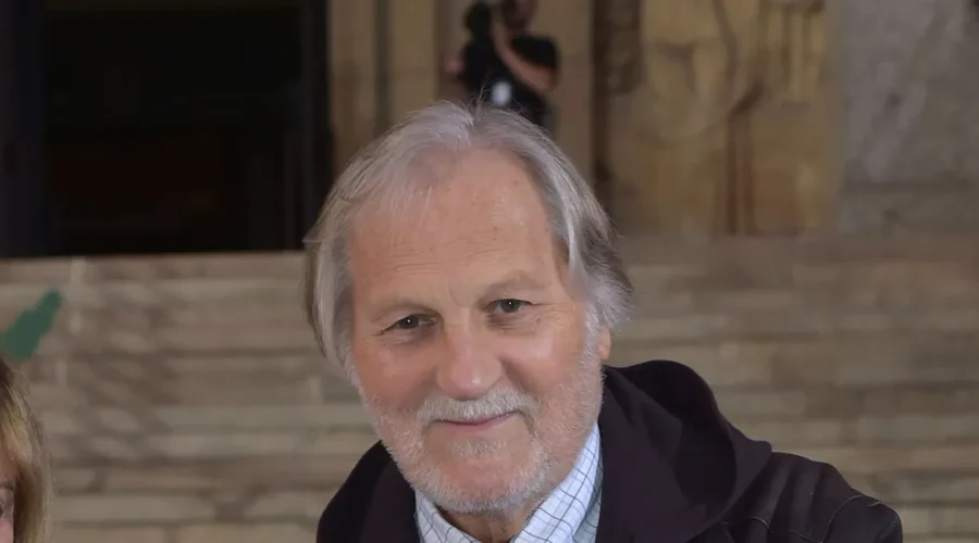 Âge Jean Jacques Debout