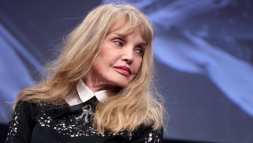 Âge d'Arielle Dombasle