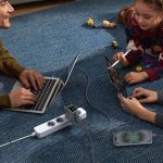 Recharge rapide filaire vs recharge sans fil : analyse comparative de l'efficacité et de la commodité