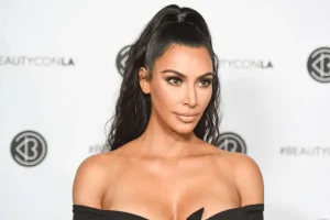 Taille Kim Kardashian