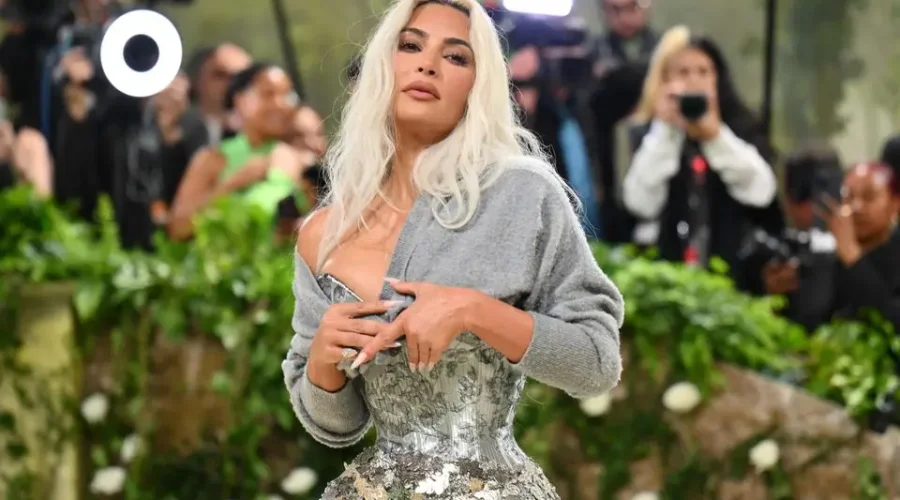 Taille Kim Kardashian