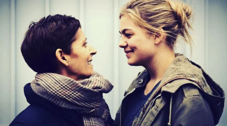 De Quoi sont morts les parents de Louane ?